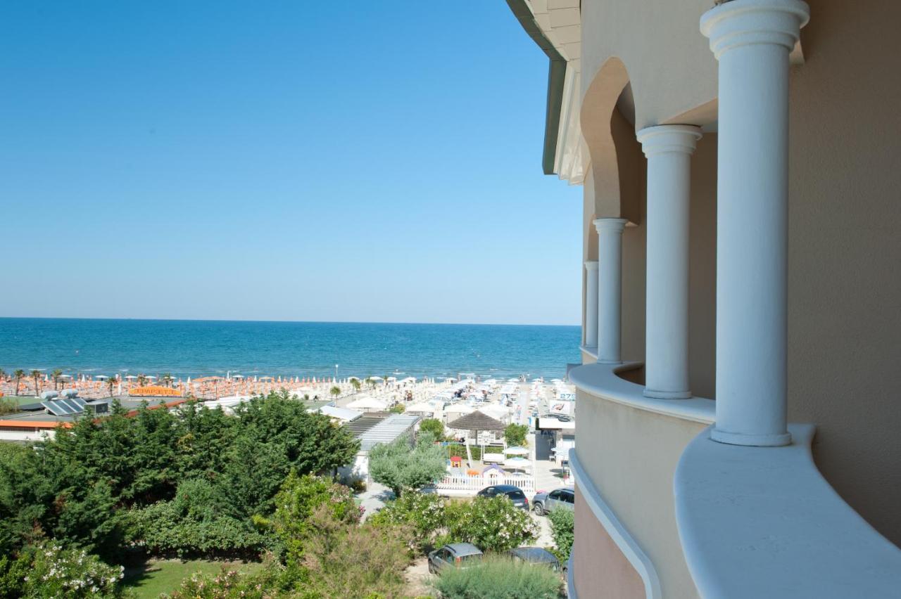 Hotel Derby Exclusive Milano Marittima Exteriör bild