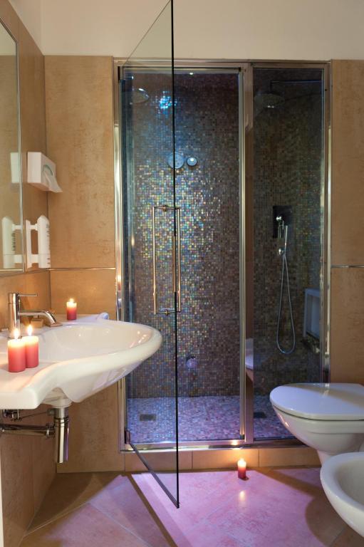 Hotel Derby Exclusive Milano Marittima Rum bild