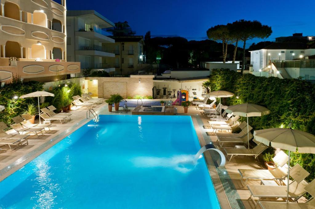 Hotel Derby Exclusive Milano Marittima Exteriör bild