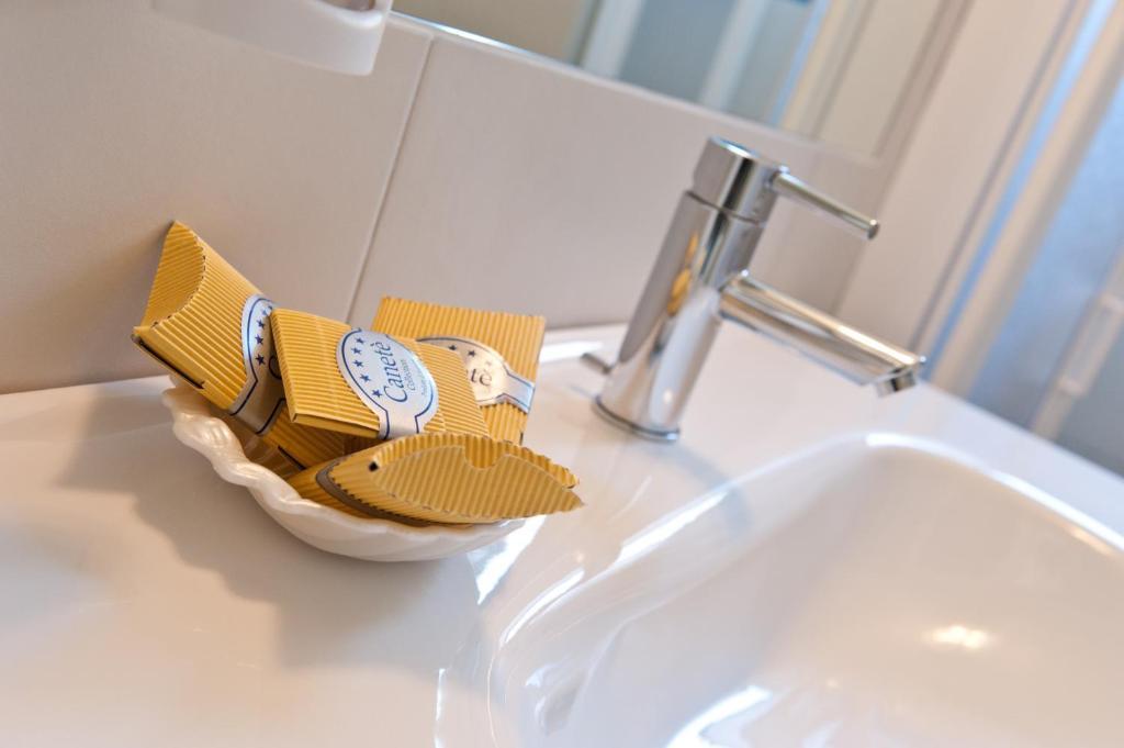 Hotel Derby Exclusive Milano Marittima Rum bild